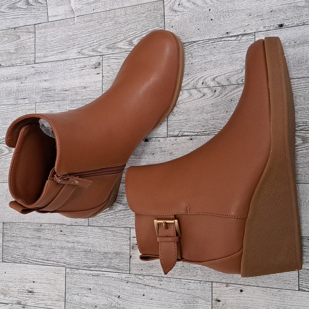 Aerosole (Bonnie) Wedge Heel Ankle Boot, Size 6